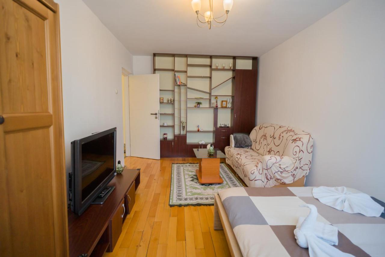 Rustic & Spacious 3Br Apartment بوخارست المظهر الخارجي الصورة