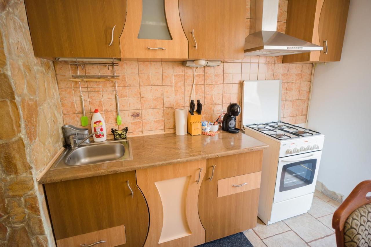 Rustic & Spacious 3Br Apartment بوخارست المظهر الخارجي الصورة