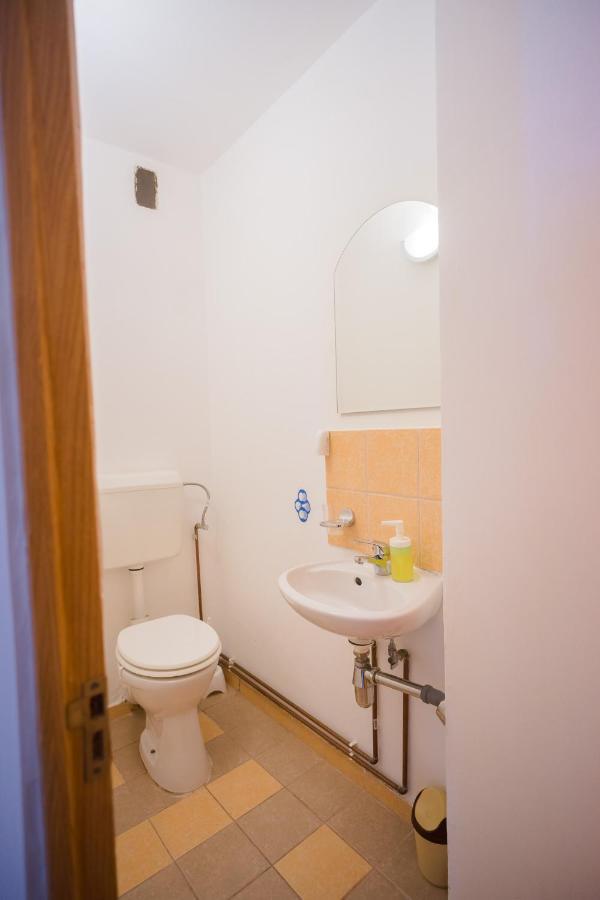 Rustic & Spacious 3Br Apartment بوخارست المظهر الخارجي الصورة