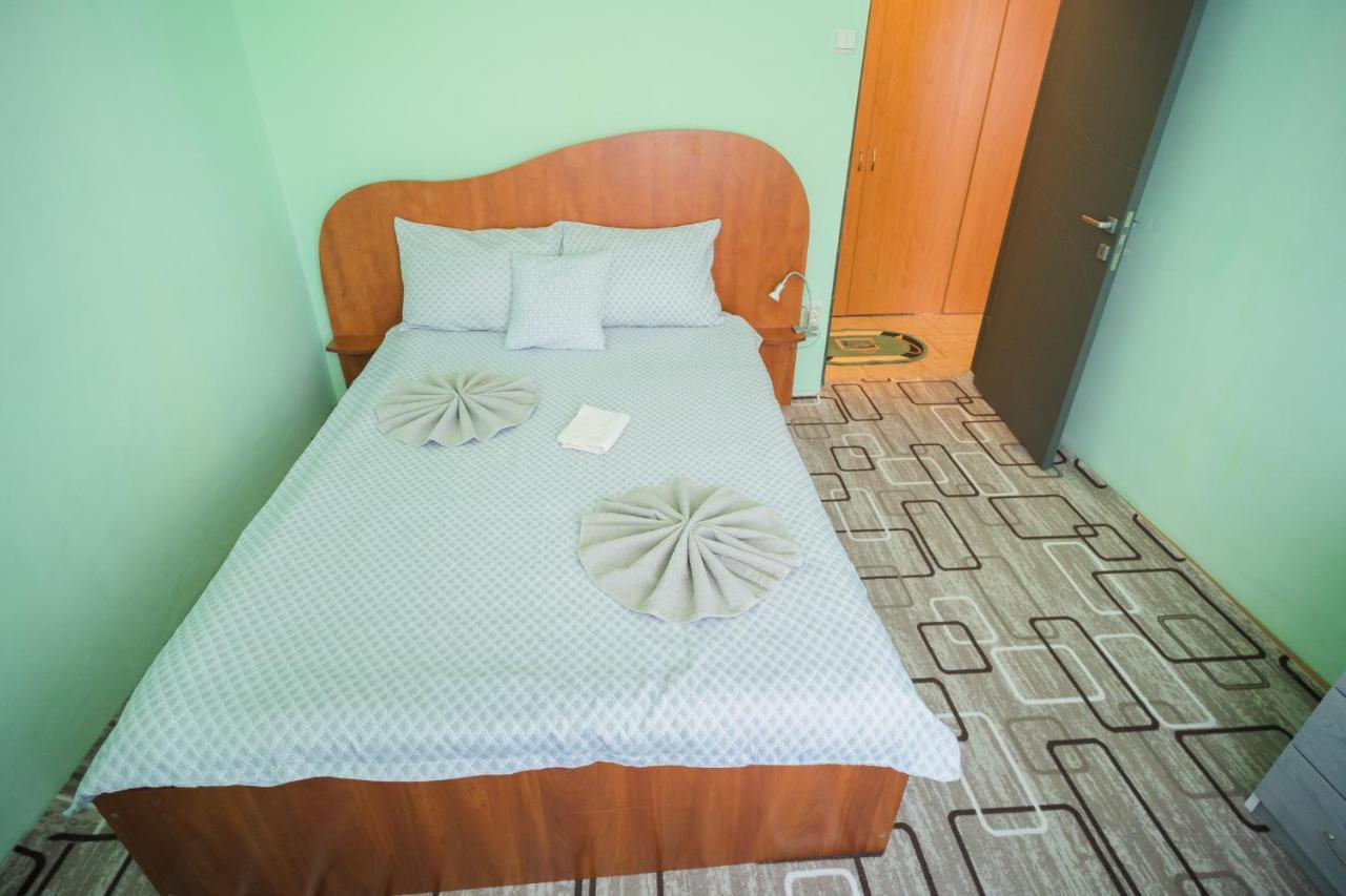Rustic & Spacious 3Br Apartment بوخارست المظهر الخارجي الصورة