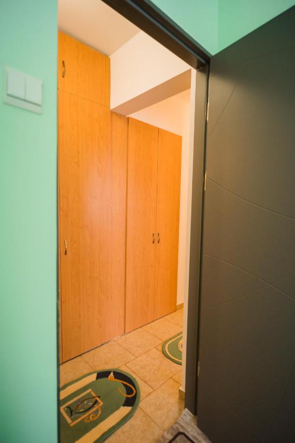 Rustic & Spacious 3Br Apartment بوخارست المظهر الخارجي الصورة